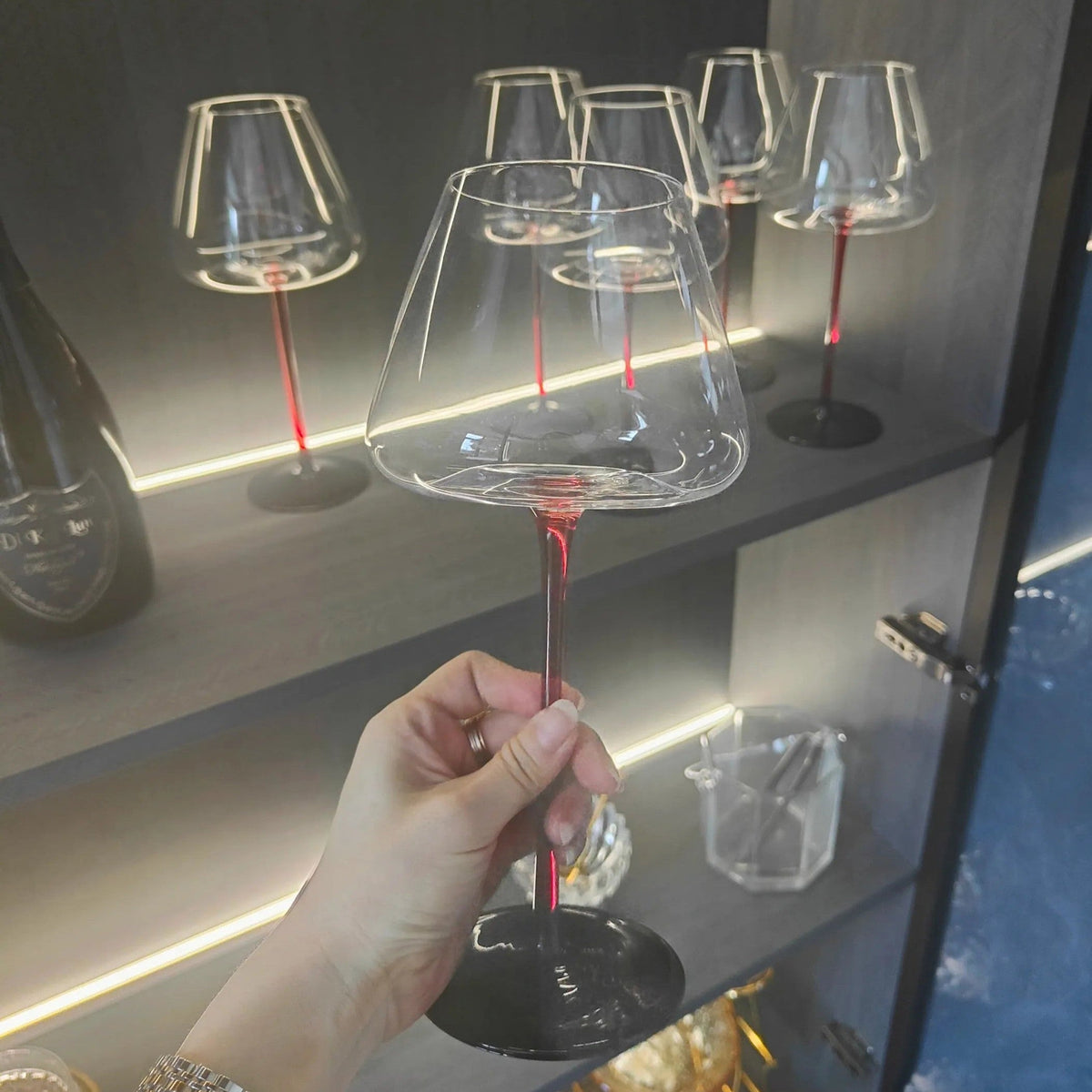 The wine glass with large capacity