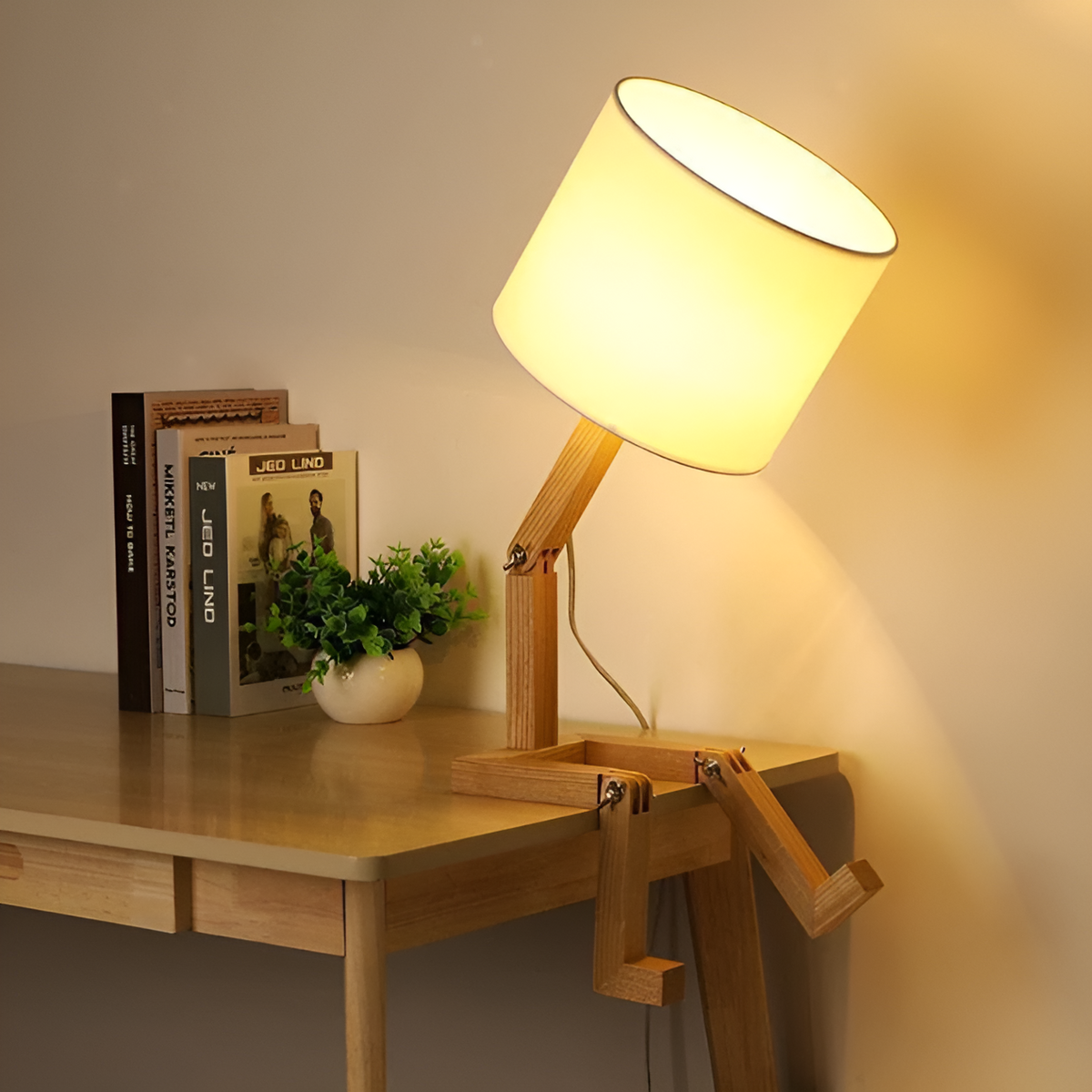 Flexible Robot Desk Lamp made of Solid Wood – LumoBot
