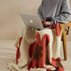 Elegance and warmth for your home with the soft flower blanket