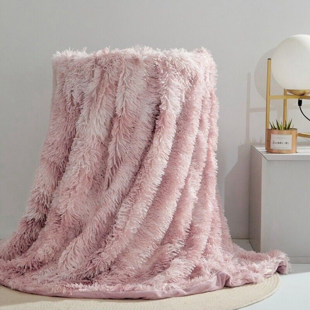 FLURON – Luxurious Faux Fur Blanket with Silky Touch