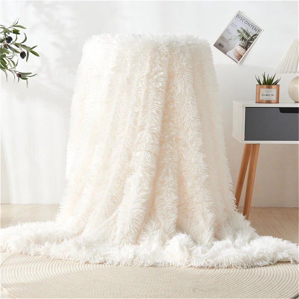 FLURON – Luxurious Faux Fur Blanket with Silky Touch