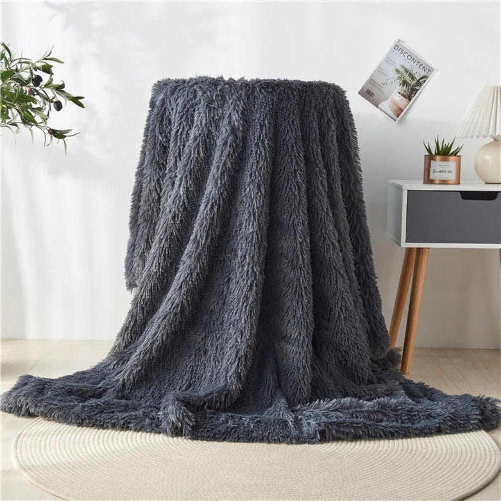 FLURON – Luxurious Faux Fur Blanket with Silky Touch