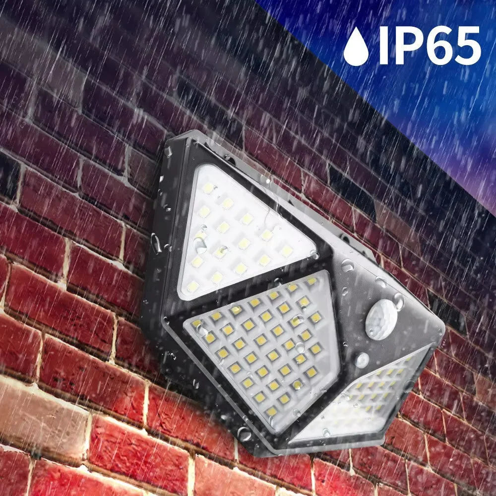 Versatile solar light - Weatherproof LED outdoor lamp with motion sensor