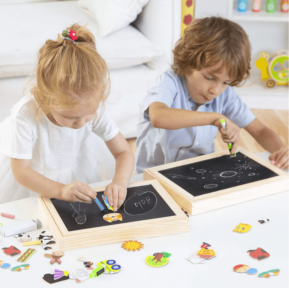 Magnetic & chalkboard drawing set for children