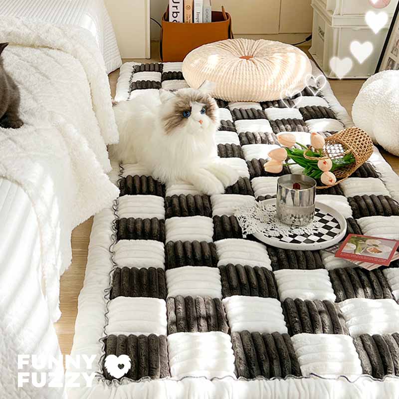 CozyCover – Elegant Blanket for Pet and Human
