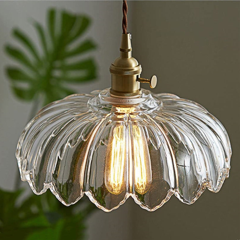 Glass light that delights with details!