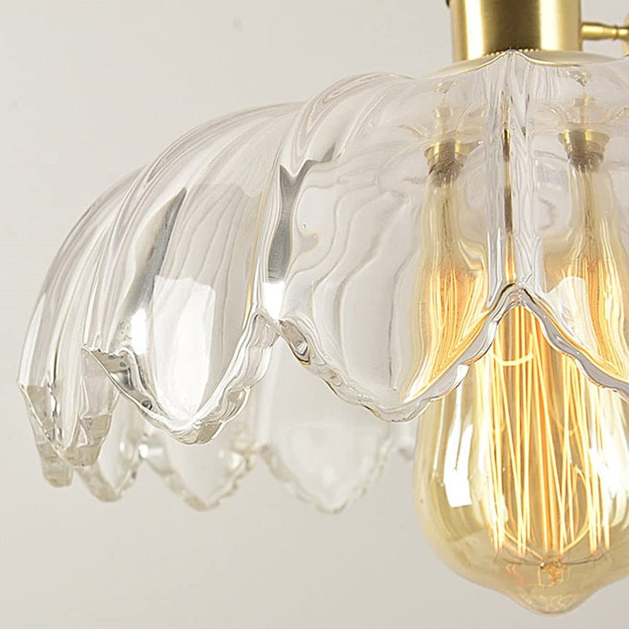 Glass light that delights with details!