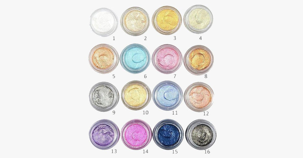 3D Glitter Eyeshadow – Achieve the perfectly dramatic look for any party!