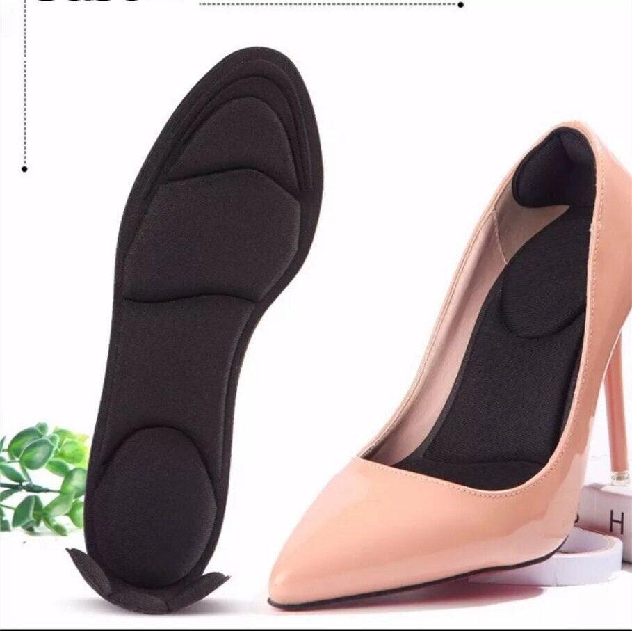 Heel protection insoles for shoes