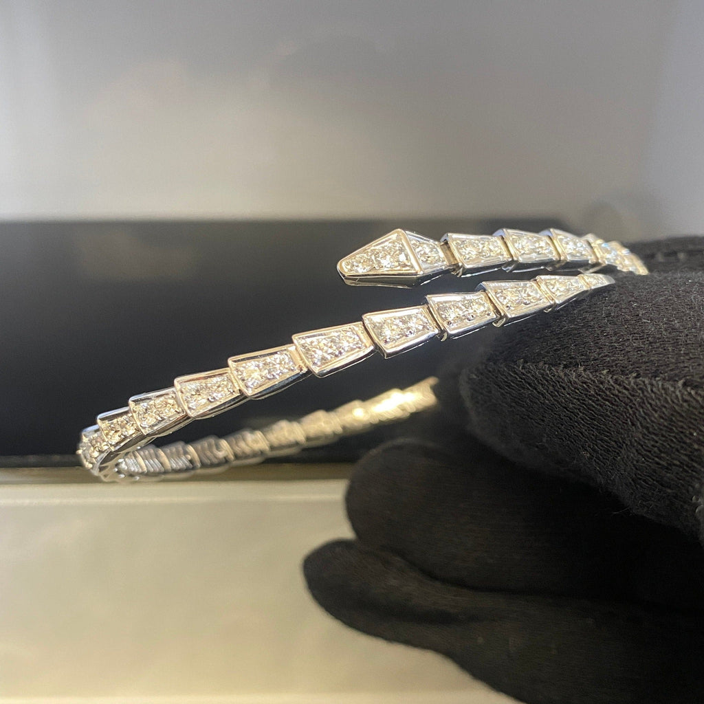 Eternity Band – Luxury Snake Bracelet with Shiny Finish