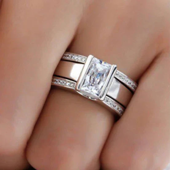 Retro Glossy Silver Ring - Sienna for Timeless Elegance