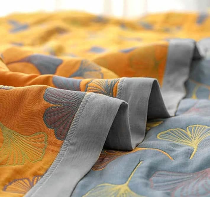 CAMI - Cozy Leaf Blanket