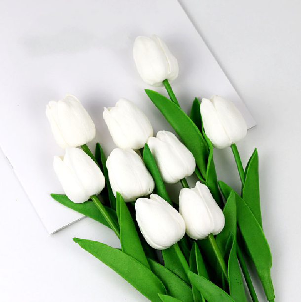 Life-like Tulip Bouquets for Every Occasion - Alyssa