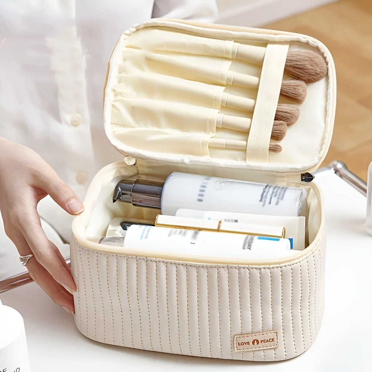 Velaviva Cosmetic Bag Travel | Elegant & Water-Resistant | PU Leather | Plenty of Space & Protection for Your Beauty Essentials