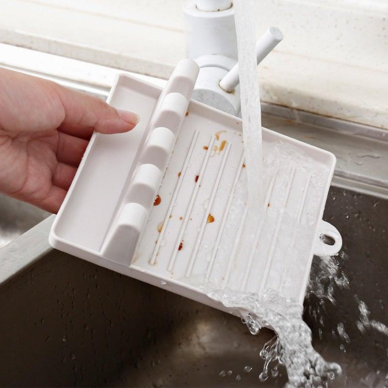 Kitchen spoon holder