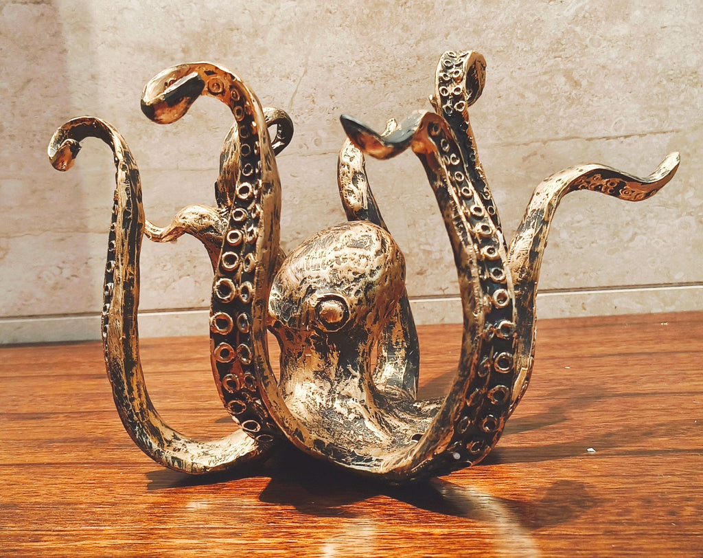 Kraken - Octopus Design Rustic Cruch Holder