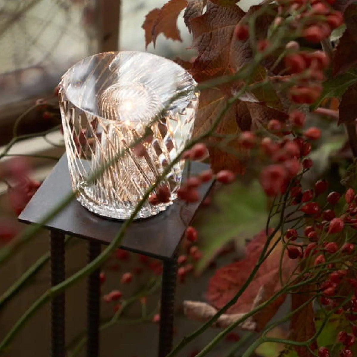 Crystal Table Lamp VÉLORIA | Diamond Look & 360° Light Play | Wireless & USB Rechargeable | Up to 12 hrs. Light Duration