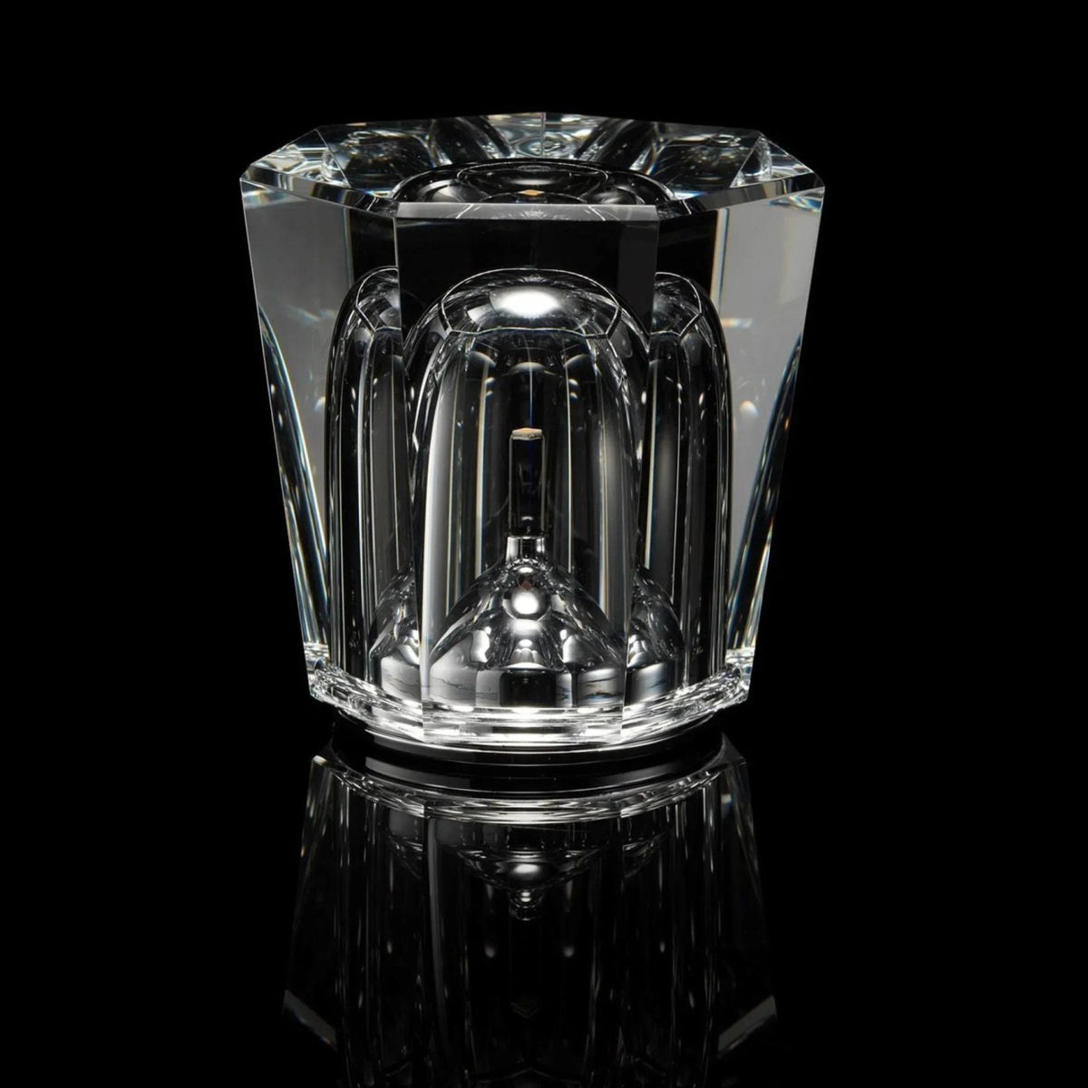 Crystal Table Lamp VÉLORIA | Diamond Look & 360° Light Play | Wireless & USB Rechargeable | Up to 12 hrs. Light Duration