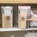 Transparent container | for the transparent storage of dry food