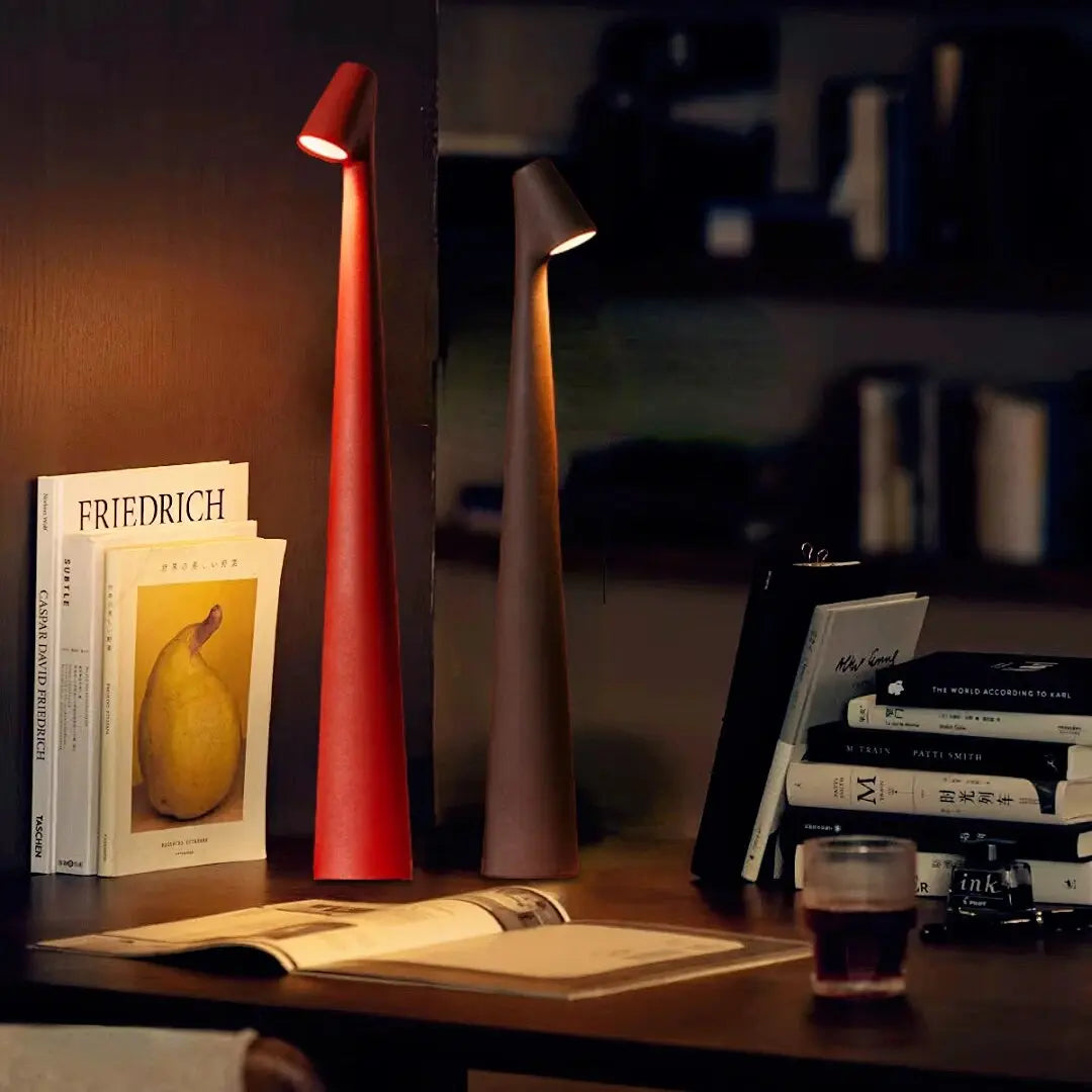 Wireless LED lamp in minimalist design | Table lamp