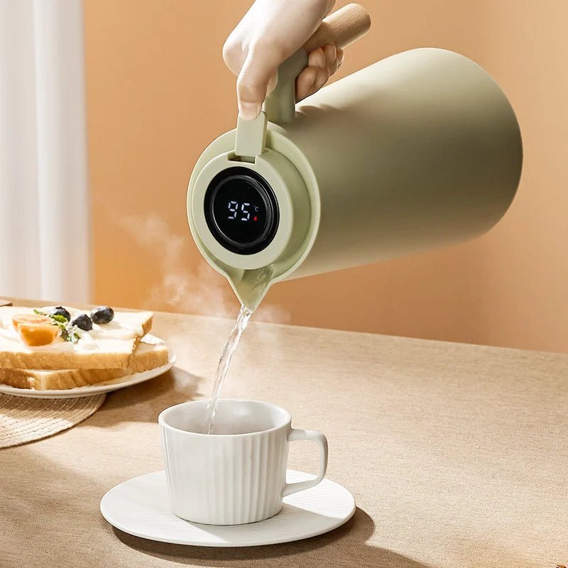 Lattea – Thermal Jug with Temperature Display, Leak-Proof Design & Wooden Handle