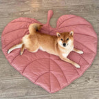 Leafnest – Leaf-Shaped Dog Blanket for Comfort & Style