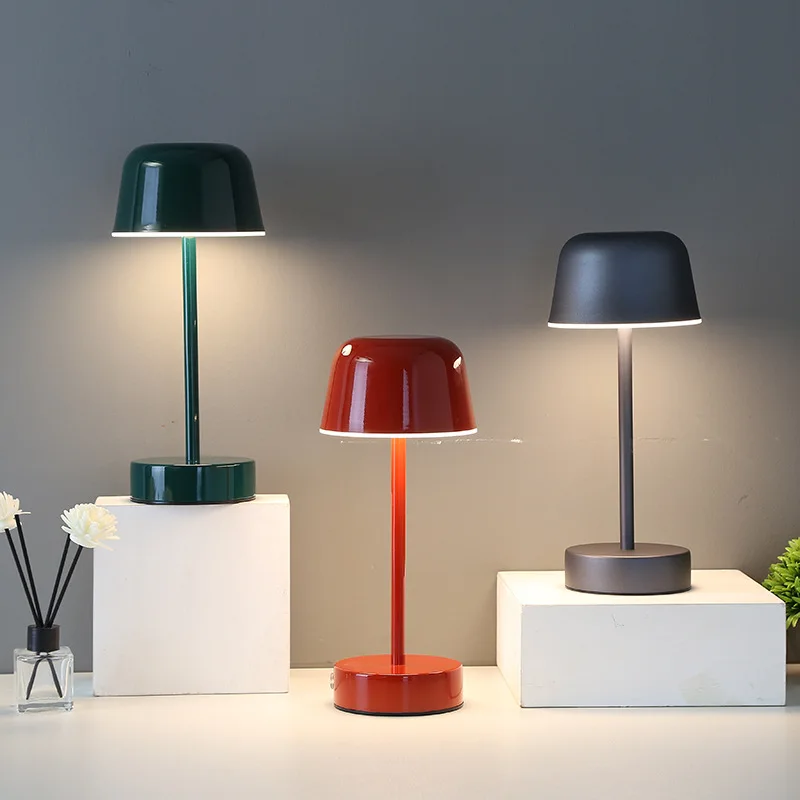 PRISMA PULSE FLARE – Dynamic LED Table Lamp