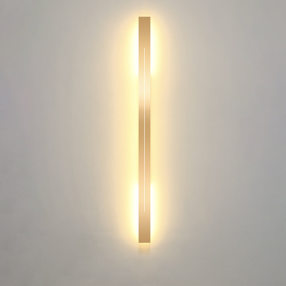 LumièreGold LED Wall Lamp