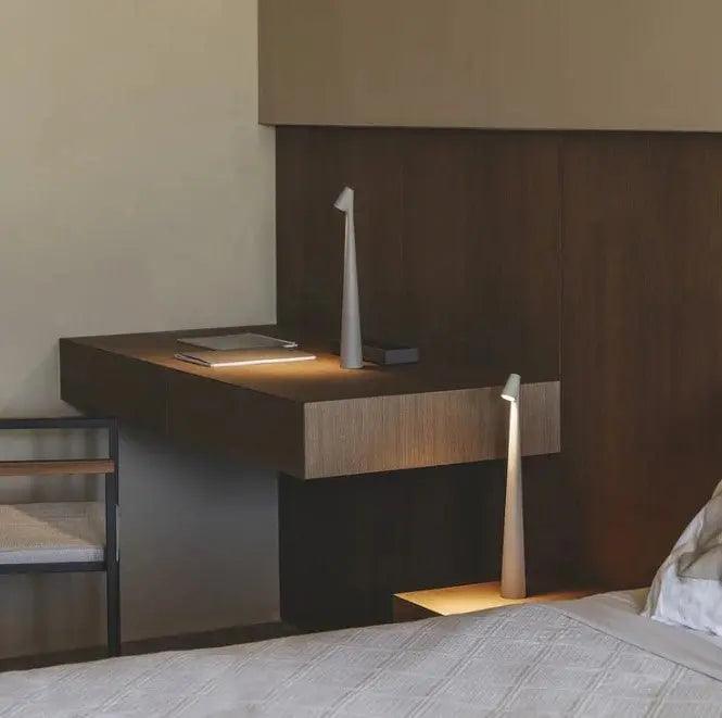 Dorsø - L'ummiere D'apol table lamp
