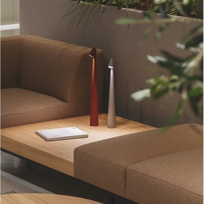 Cordless rechargeable bedside lamp - No cable