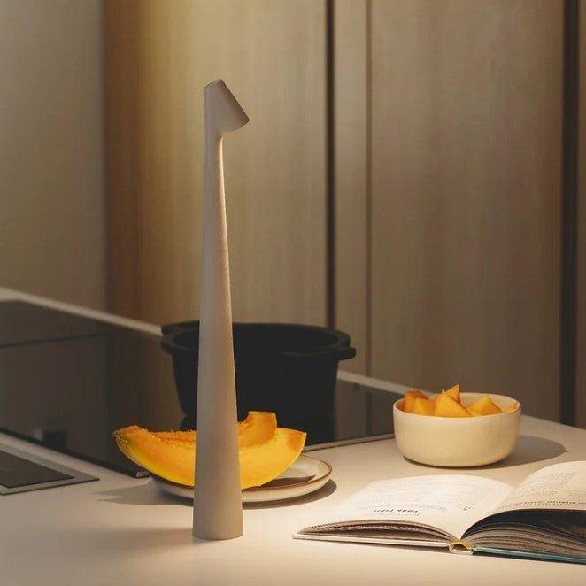 Cordless rechargeable bedside lamp - No cable