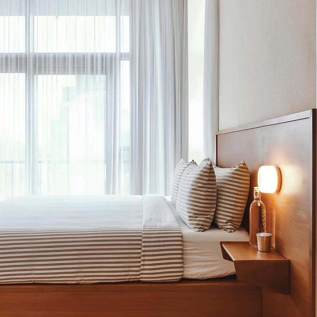 Elegant Wall Lamp for Contemporary Interior
