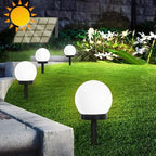 Energy-efficient and stylish garden lighting with automatic light control