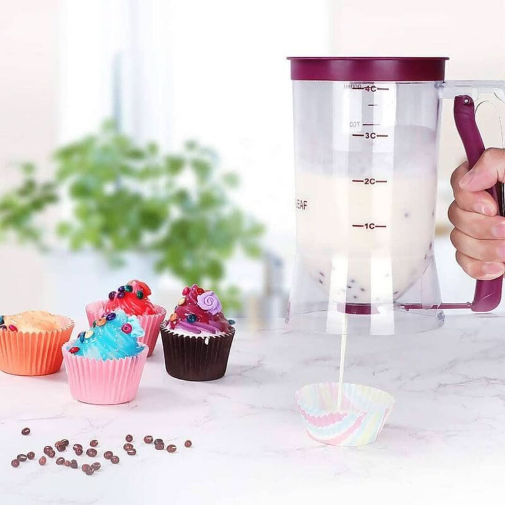 Dough dispenser with measuring scale and spout for muffins and cakes