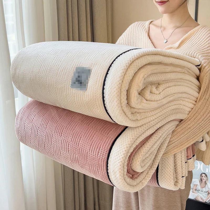 CoralFleece Luxury Blanket – Soft and Warm for your Living Room