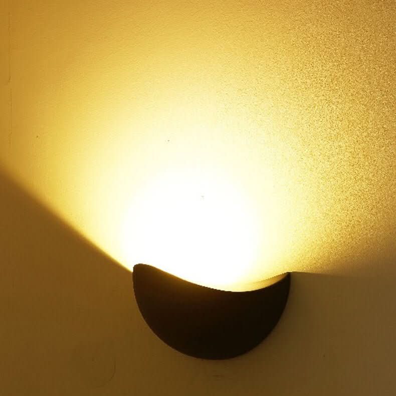 Minimalist Half-Round LED Wall Light – Modern Indoor/Outdoor Lamp