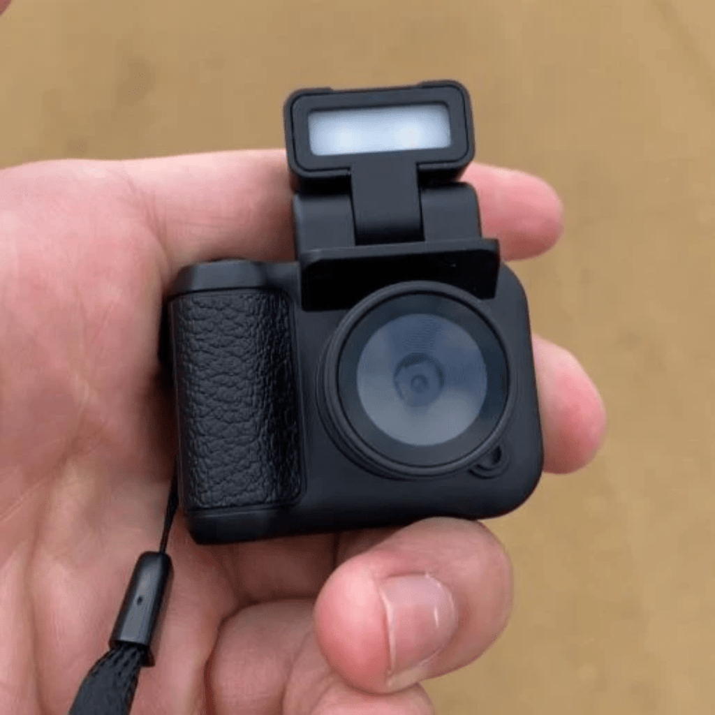 MiniRetro Nostalgic Camera – Compact Vintage-Style Camera with Modern Technology for Stylish Memories