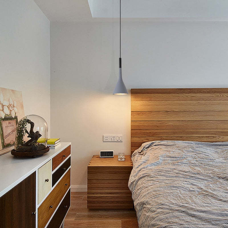 Modern Triangular Pendant Light - Trionda