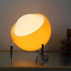 Automatic table lamp with motion sensor