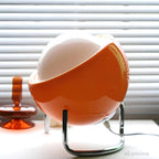 Automatic table lamp with motion sensor