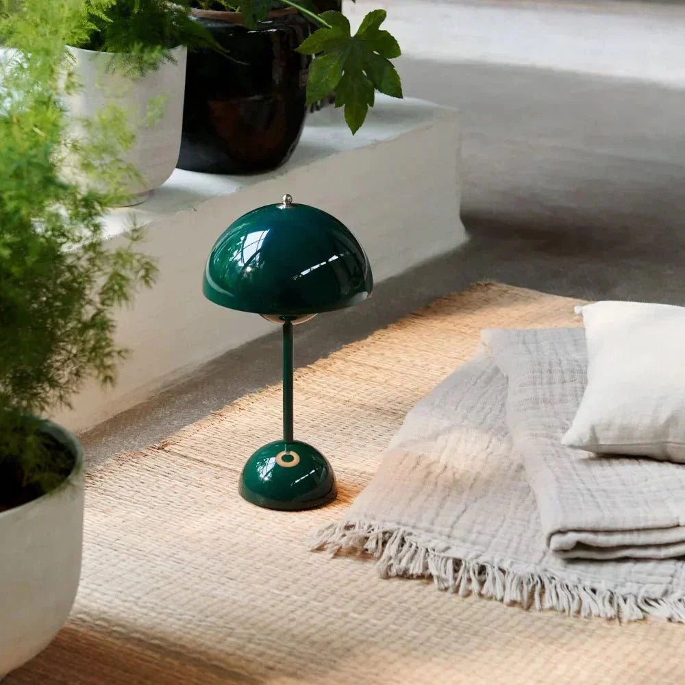 Add a touch of retro charm to your home with this lamp