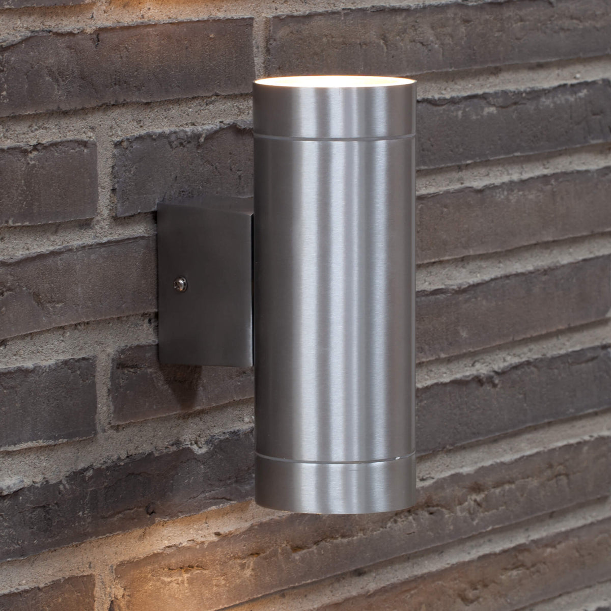 Outdoor lamp with dual light direction