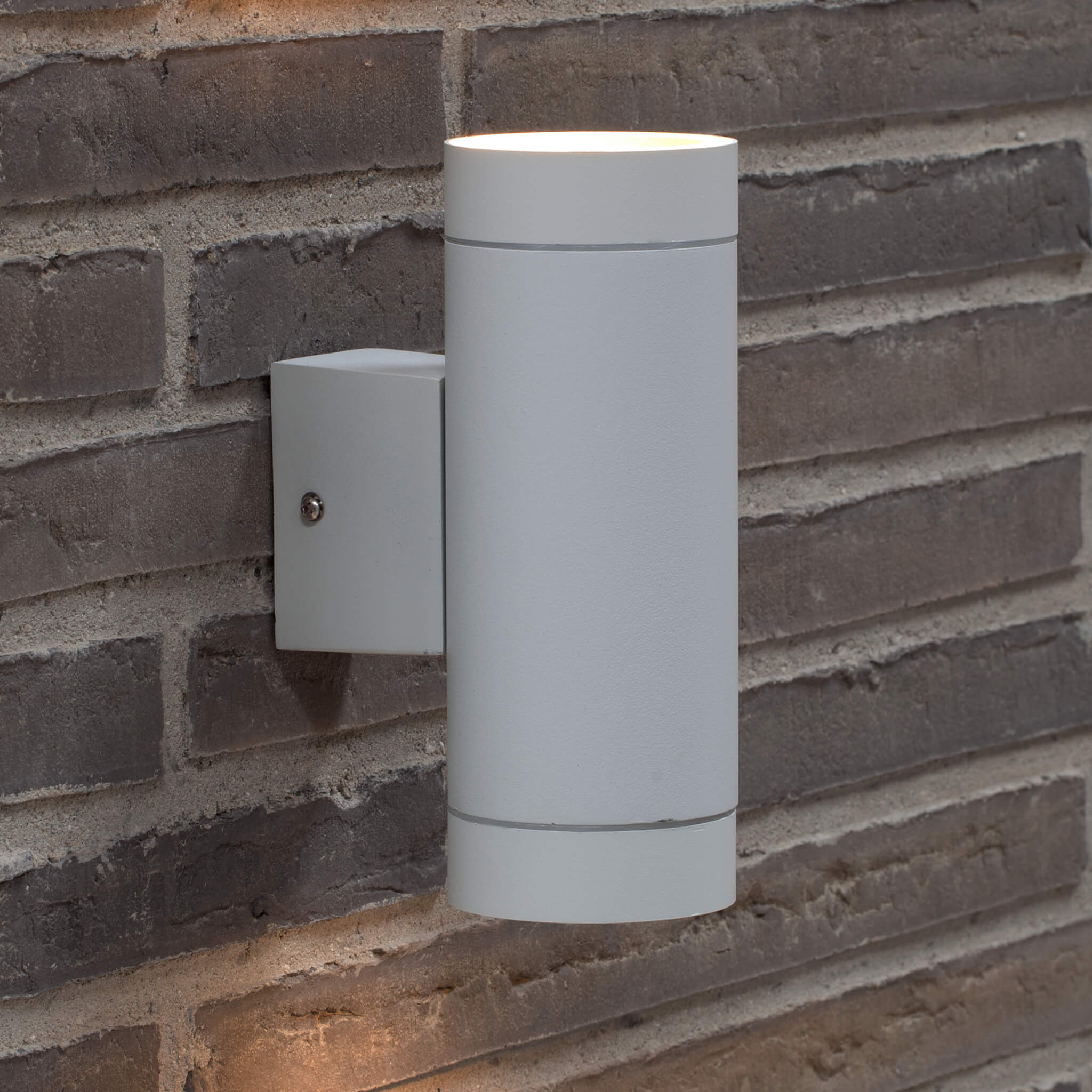 Outdoor lamp with dual light direction