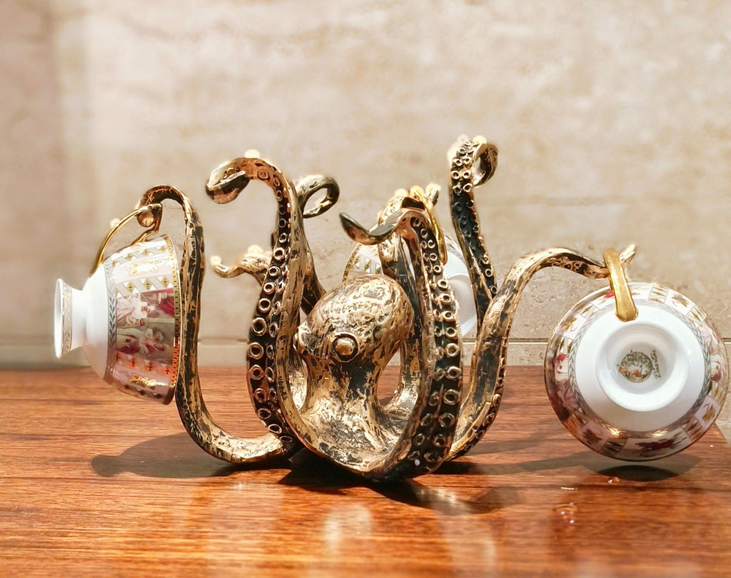 Kraken - Octopus Design Rustic Cruch Holder