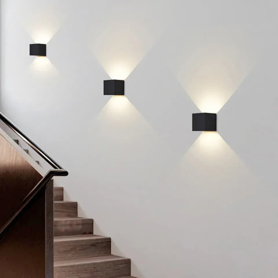Rechargeable wall lamp with sensor
