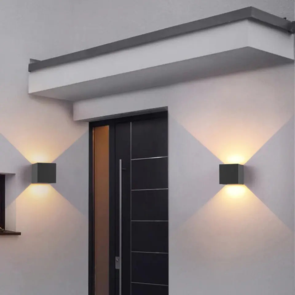 Rechargeable wall lamp with sensor