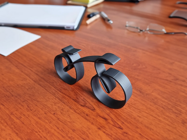 VeloWire Bike Silhouette – Minimalist Metal Wall Decoration for Cyclists