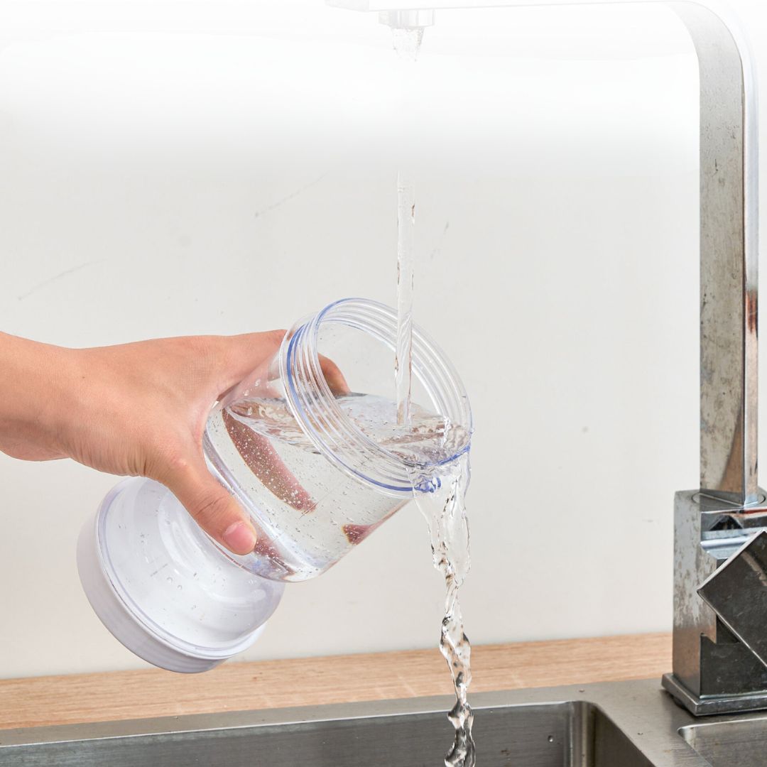 Practical jar with water sieve
