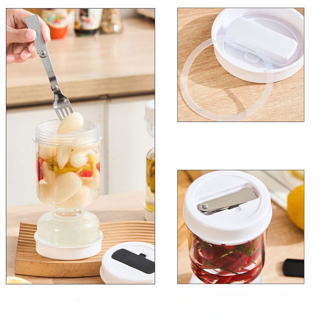 Practical jar with water sieve