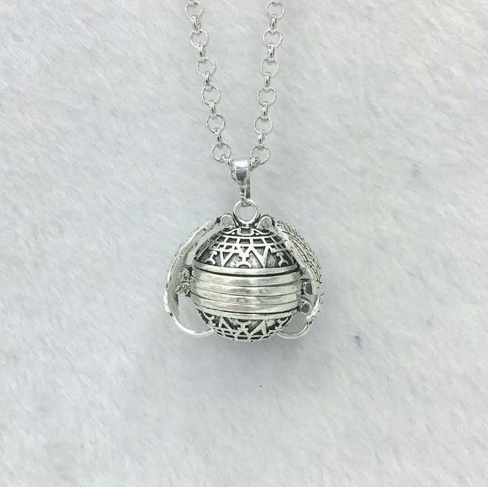 Expanding Angel Wings Necklace